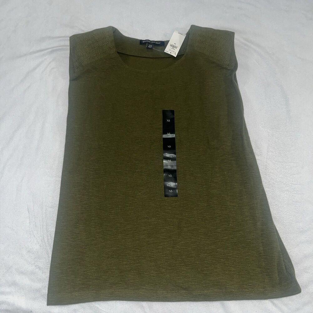 NWT XS Emerald Green Banana Republic Shoulder Pad Tank Top